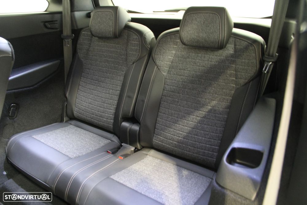 Peugeot 5008 1.2 Hybrid Allure e-DCS6 - 28