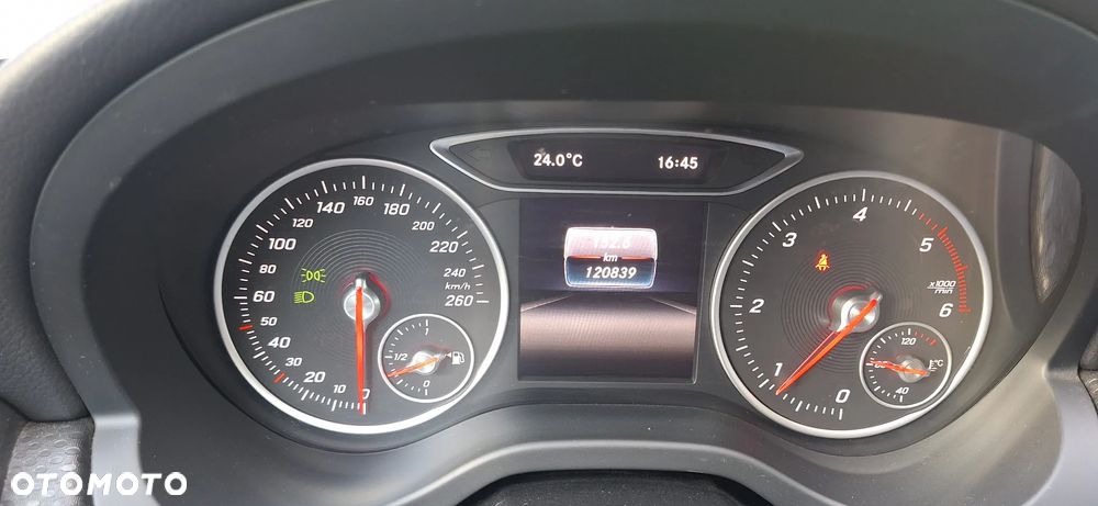 Mercedes-Benz Klasa A 180 d BlueEFFICIENCY Edition - 37