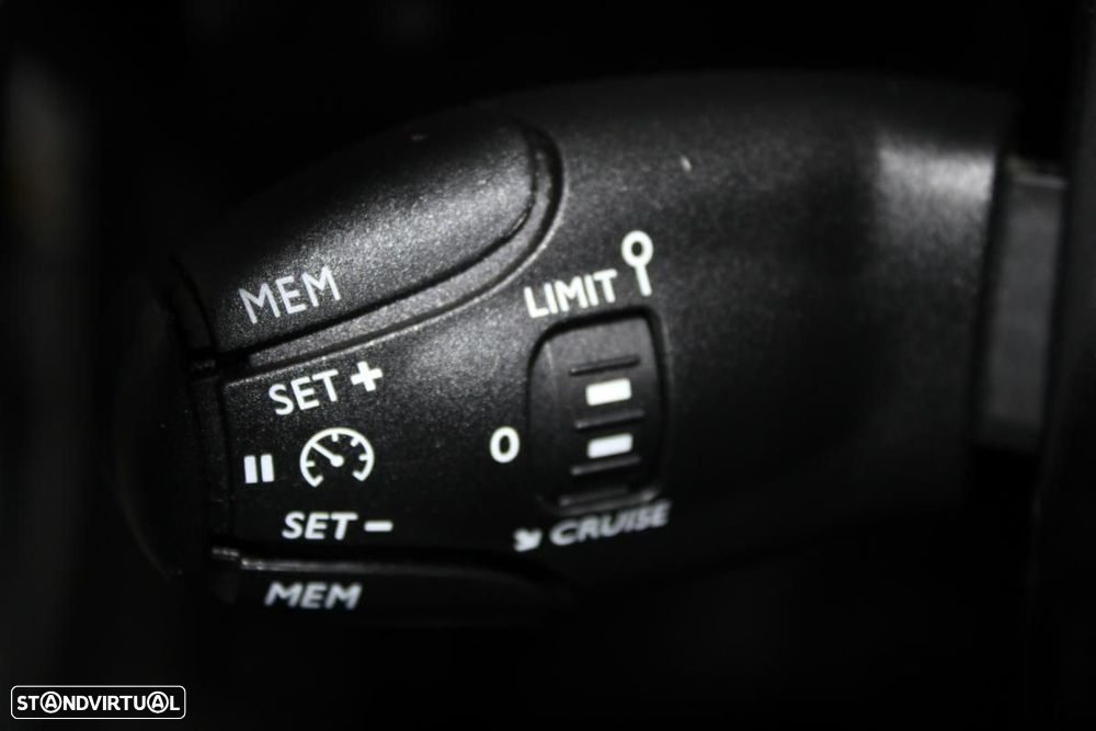 Peugeot e-2008 50 kWh Allure Pack - 19