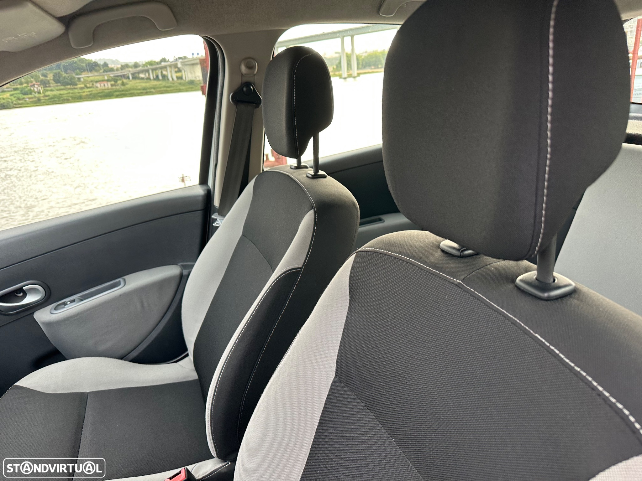 Renault Clio 1.5 dCi 90 FAP Dynamique - 13
