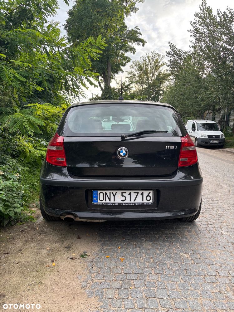 BMW Seria 1 116I 2008 photo 2