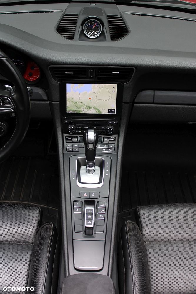 Porsche 911 Carrera 4 GTS PDK - 20