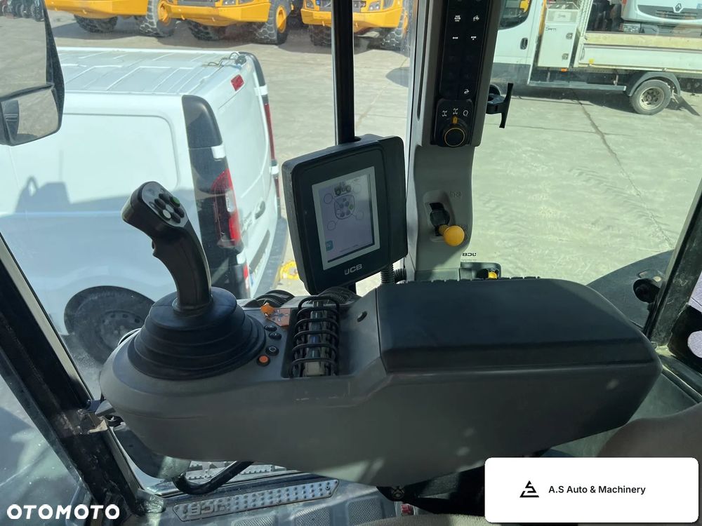 JCB Fastrac 4220 - 21