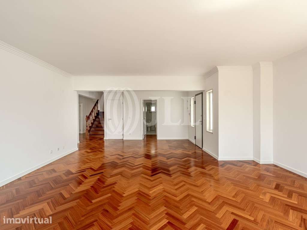 Moradia triplex, em São João das Lampas, Sintra - Grande imagem: 3/34