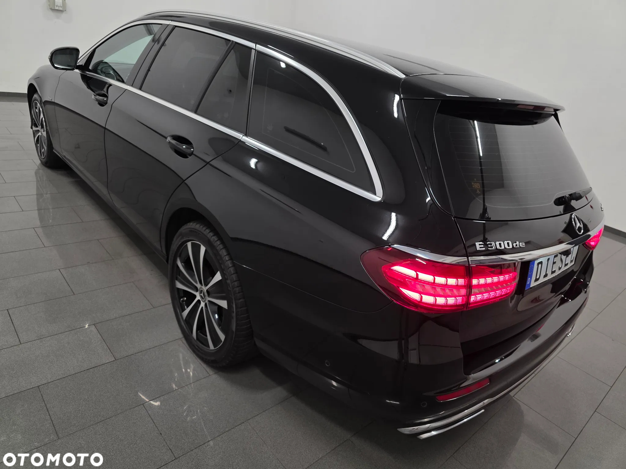 Mercedes-Benz Klasa E 300 de 9G-TRONIC Exclusive - 5