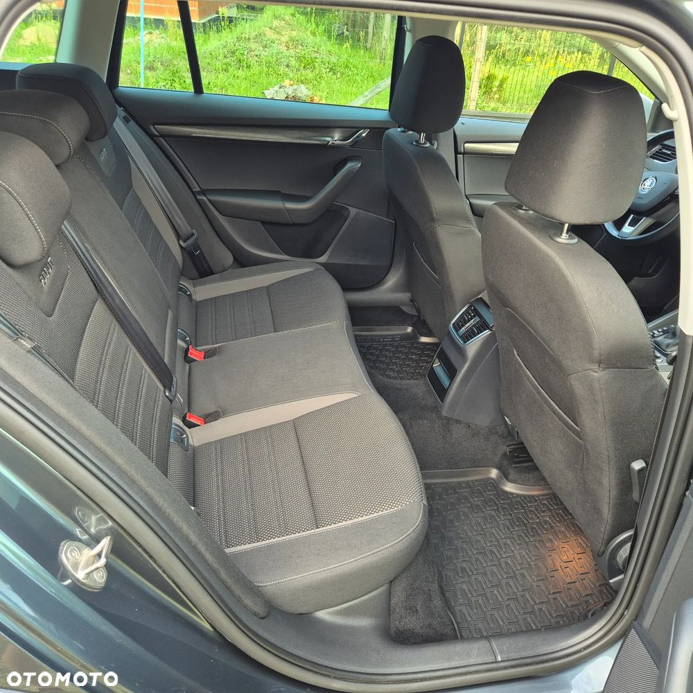 Skoda Octavia 2.0 TDI 4x4 DSG Scout - 29