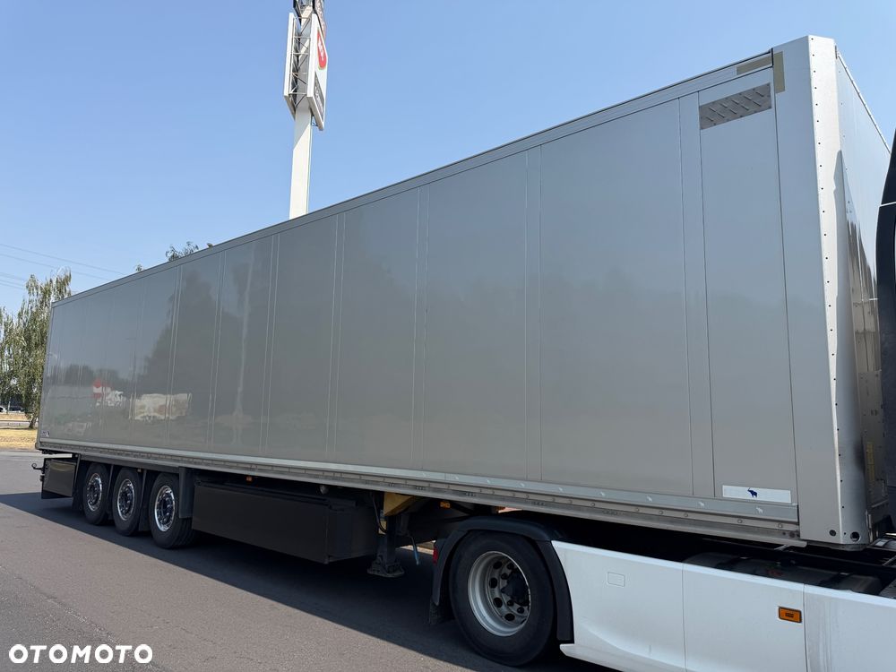 Schmitz Cargobull Izoterma kontener schmitz oś podnoszona i oś skrętna sprowadzona z Niemiec idealny stan 2x paleciara - 4