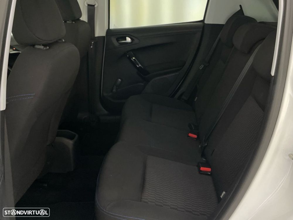 Peugeot 208 1.2 PureTech Allure - 12