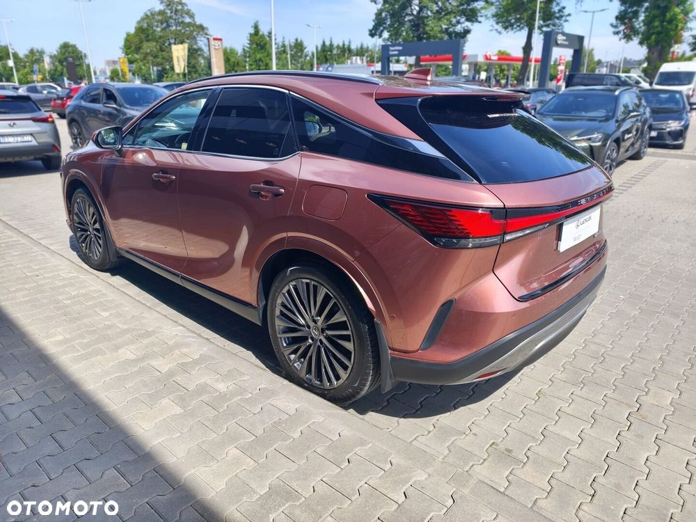 Lexus RX 450h+ Omotenashi - 27