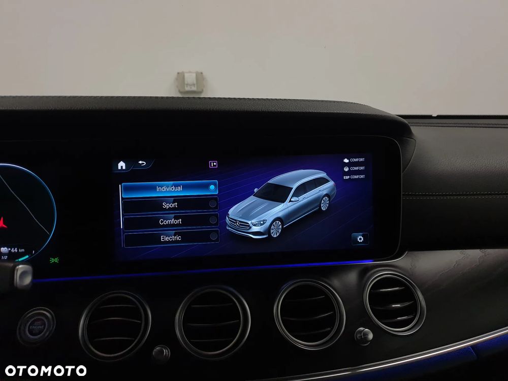 Mercedes-Benz Klasa E 300 de 4Matic 9G-TRONIC AMG Line - 20