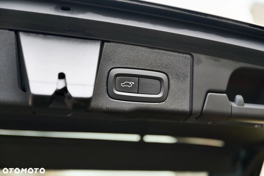 Volvo XC 60 D3 Momentum Pro - 22