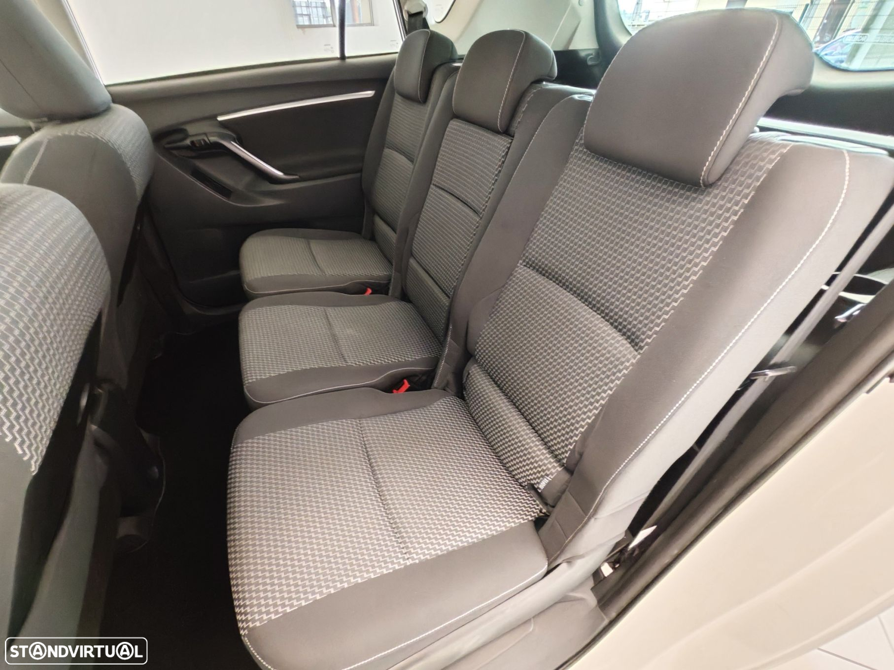Toyota Verso 1.6 D-4D 5L S&S Comfort - 46
