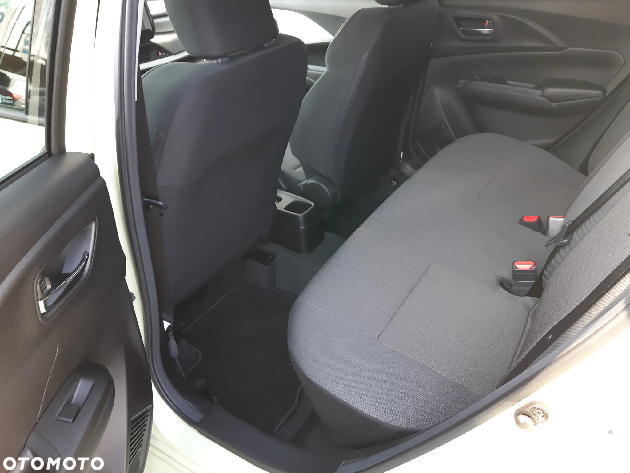 Suzuki Swift 1.2 Dualjet SHVS Premium Plus CVT - 9