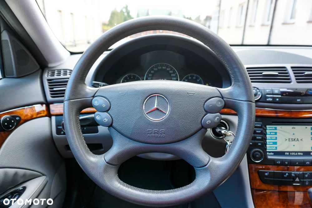 Mercedes-Benz Klasa E 200 Kompressor Automatik Elegance - 24
