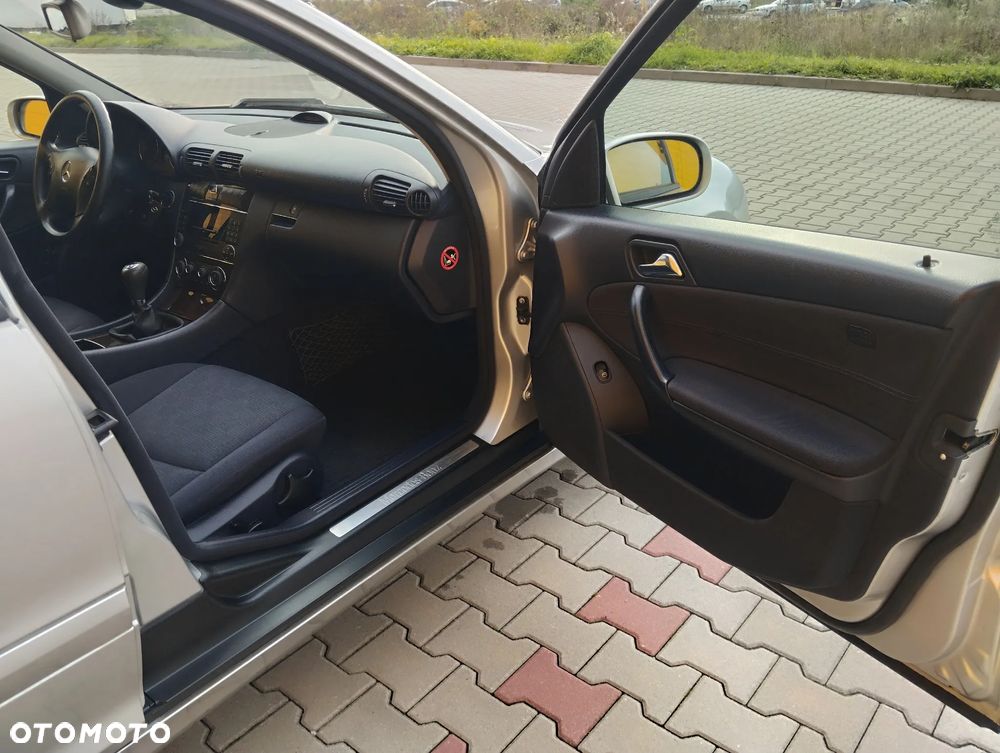 Mercedes-Benz Klasa C 180 Kompressor Classic - 20