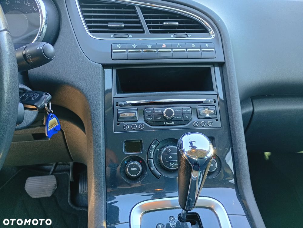 Peugeot 5008 2.0 HDi Allure 7os - 8