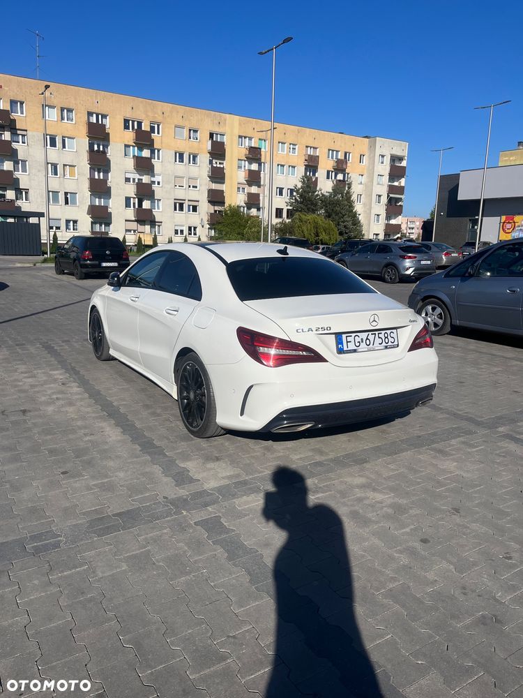 Mercedes-Benz CLA 250 4-Matic AMG Line - 6