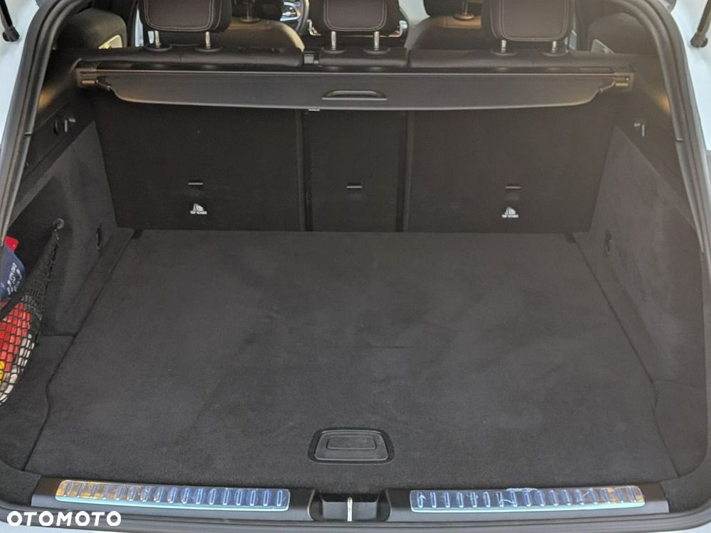 Mercedes-Benz EQC - 21