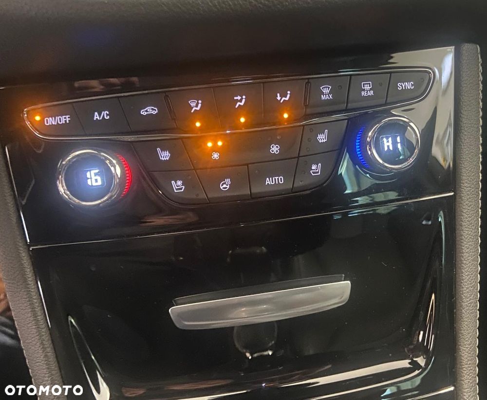 Opel Astra 1.6 BiTrb D (CDTI) Start/Stop Innovation - 19