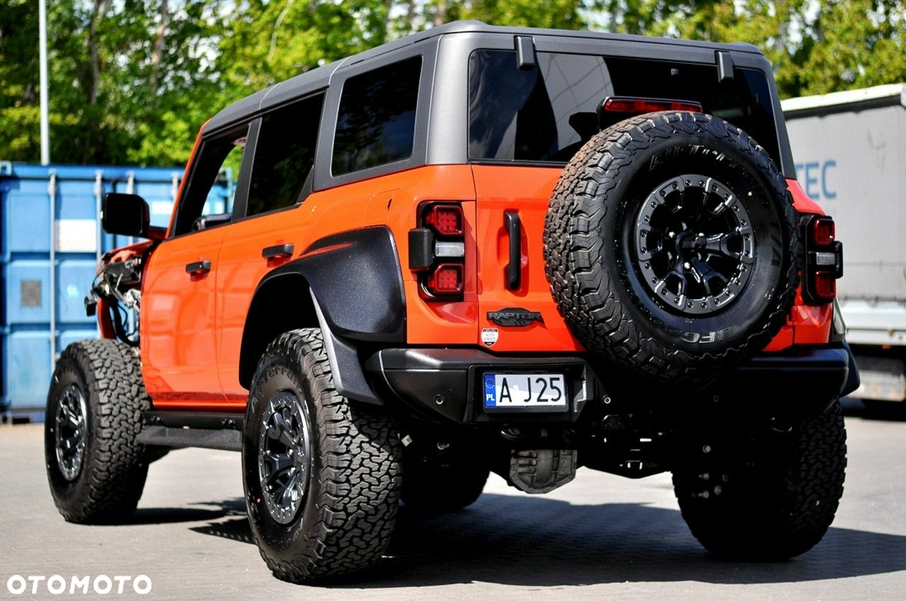 Ford Bronco - 40