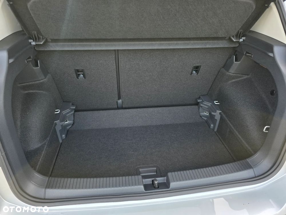 Volkswagen T-Cross 1.0 TSI Life Plus - 25