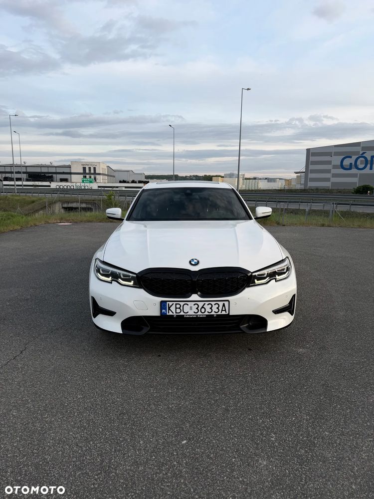 BMW Seria 3 330i Sport Line - 1
