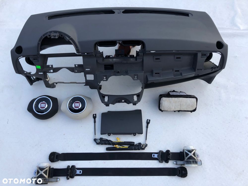 FIAT 500 LIFT DESKA KONSOLA KOKPIT PULPIT PÓŁKA PARAPET AIRBAG PODUSZKI POEIRTRZNE KIEROWCY PASAŻERA KOLAN PASY PAS DOPINACZE NAPINACZE PODUSZKA POWIETRZNA oryginał wymiana od ręki na MAGAZYNIE CZARNA SZARA Okazja Raz2 !!! - 1