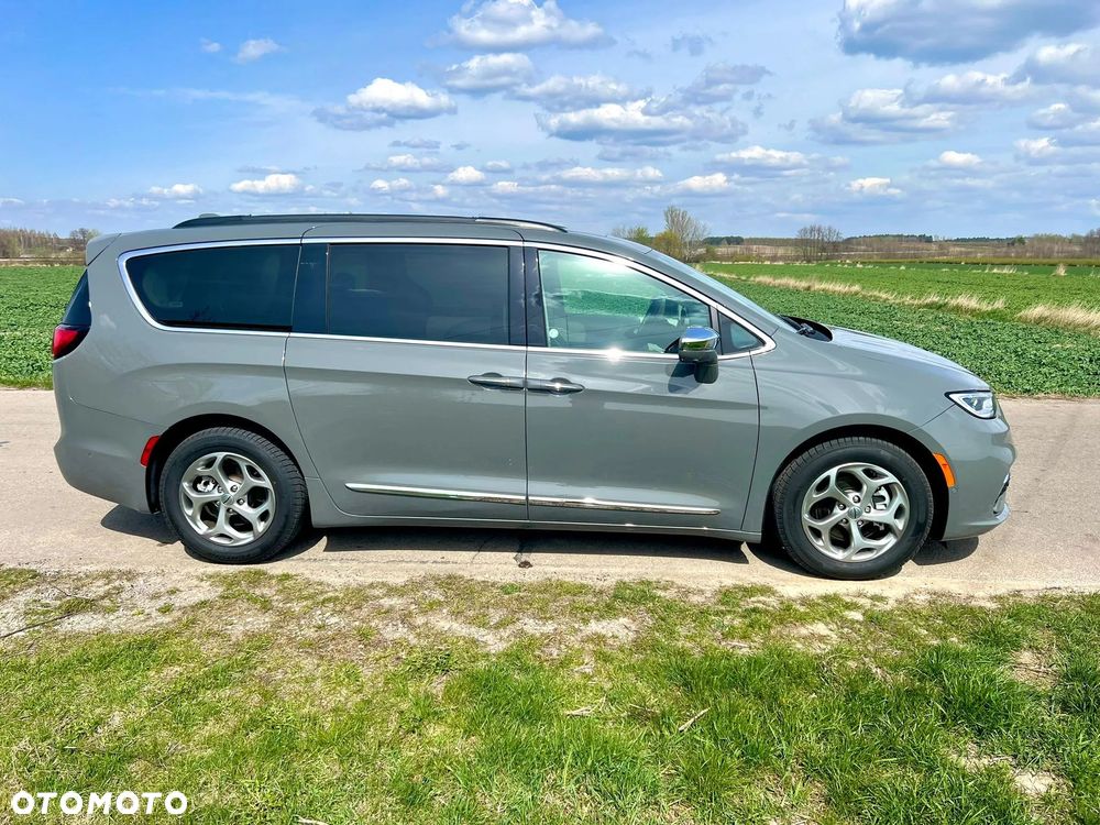 Chrysler Pacifica - 5