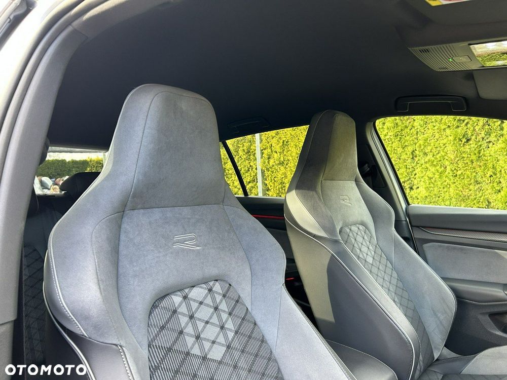 Volkswagen Golf 1.5 eTSI OPF DSG R-Line - 20