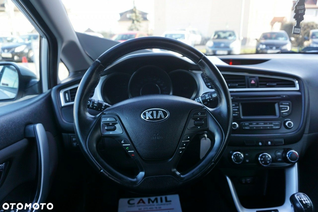 Kia Ceed - 11