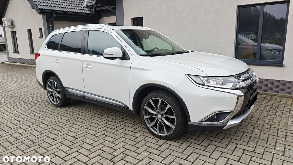 Mitsubishi Outlander 2.0 4WD CVT Diamant Edition+ - 2