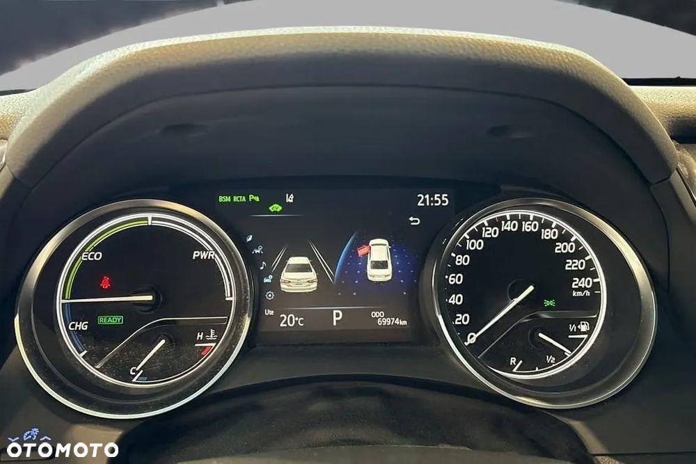 Toyota Camry Luxury - 6