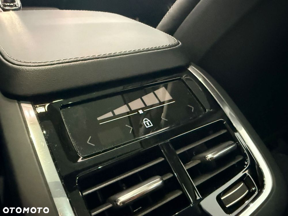 Volvo V90 Cross Country - 21