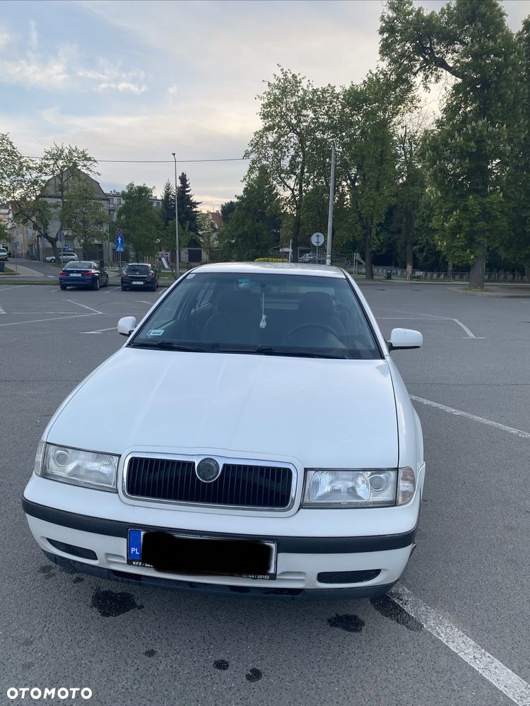 Skoda Octavia 1.6 LX - 1