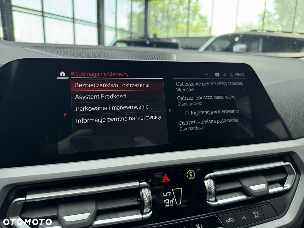 BMW Seria 3 318i - 35