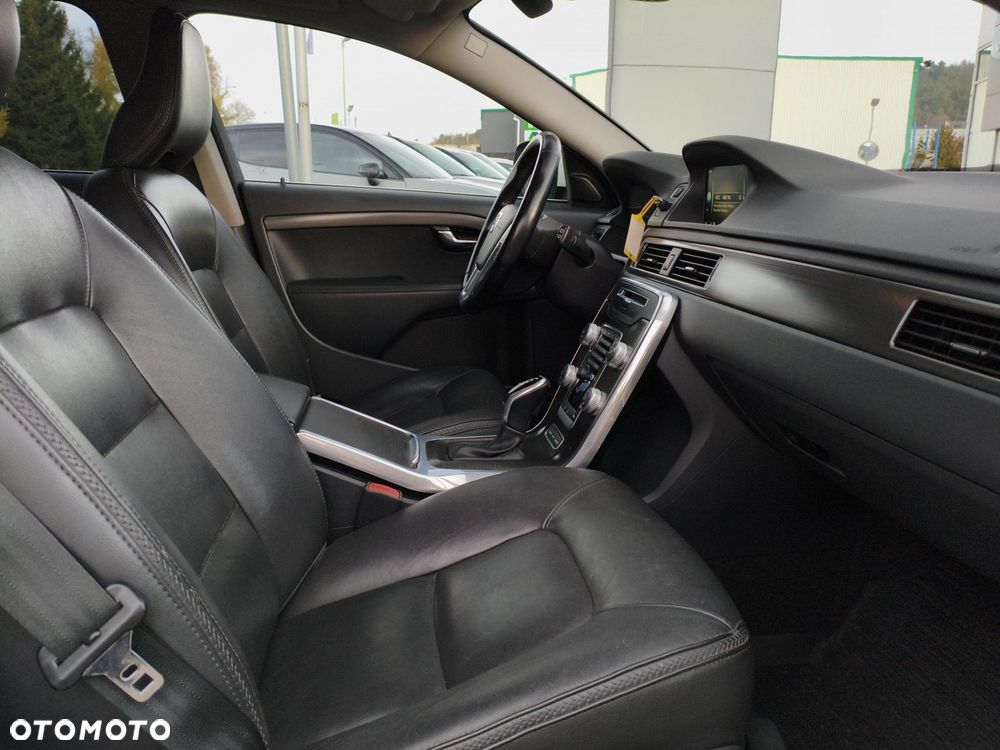 Volvo XC 70 - 10