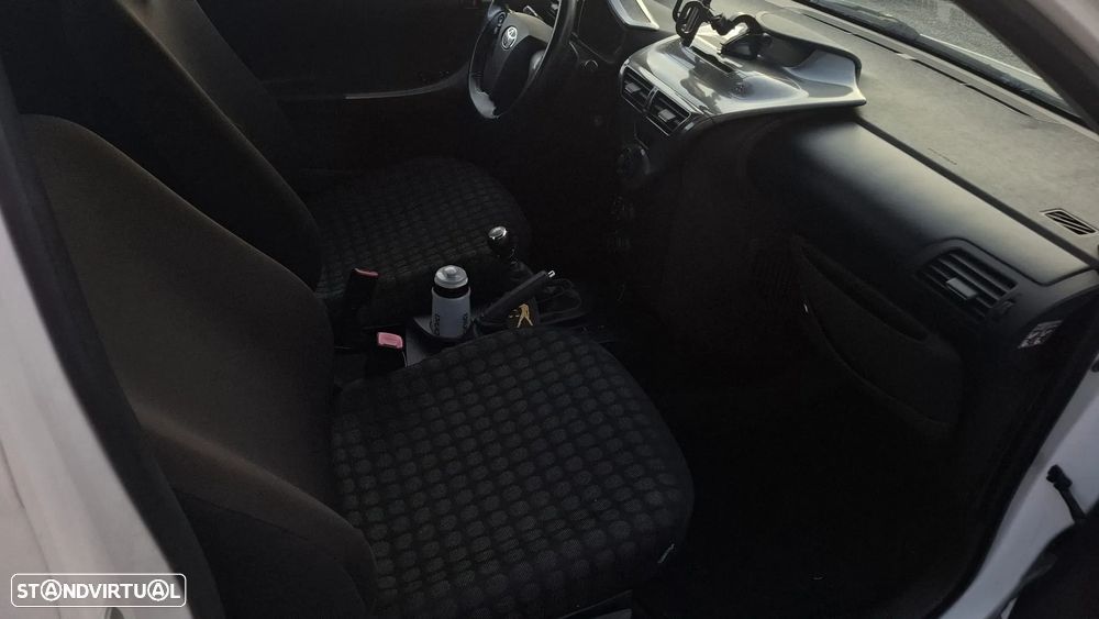 Toyota iQ 1.0 VVT-i - 6