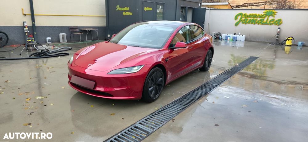 Tesla Model 3 Long Range - 7