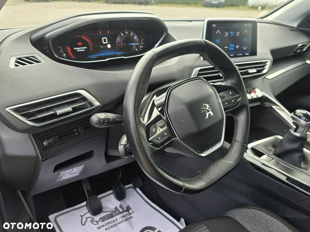 Peugeot 5008 - 17