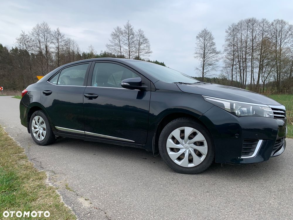 Toyota Corolla 1.6 Premium + - 1