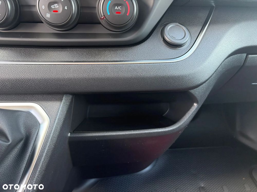 Renault Trafic - 23