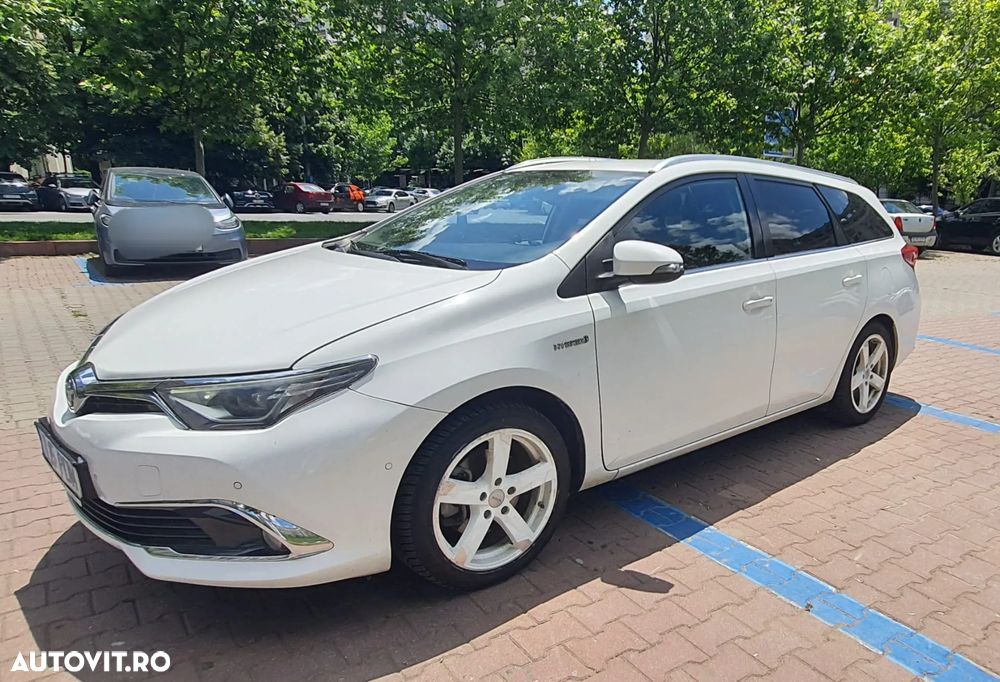 TOYOTA Auris