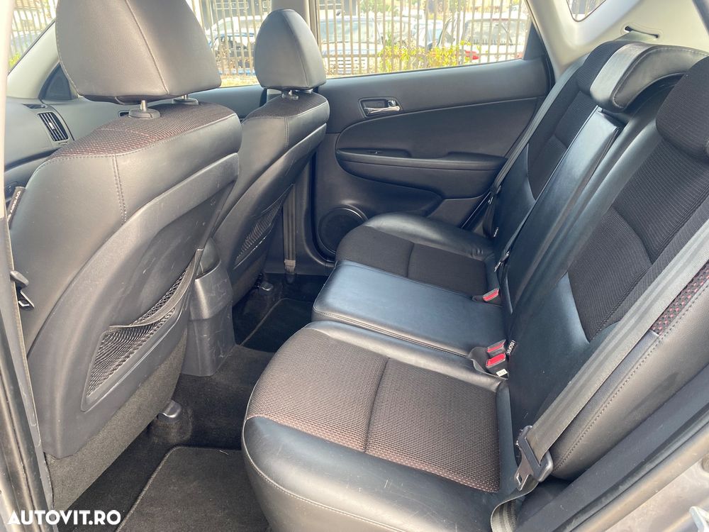 Hyundai i30 1.6 CRDI Comfort - 7