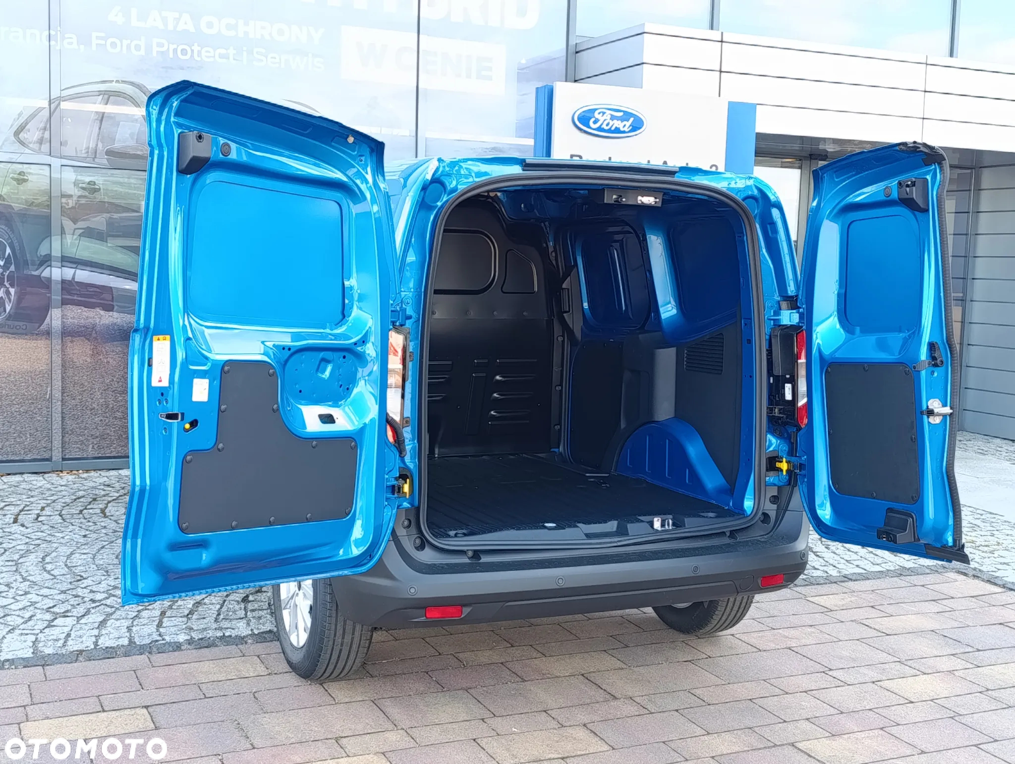 Ford Transit Courier Van - 10