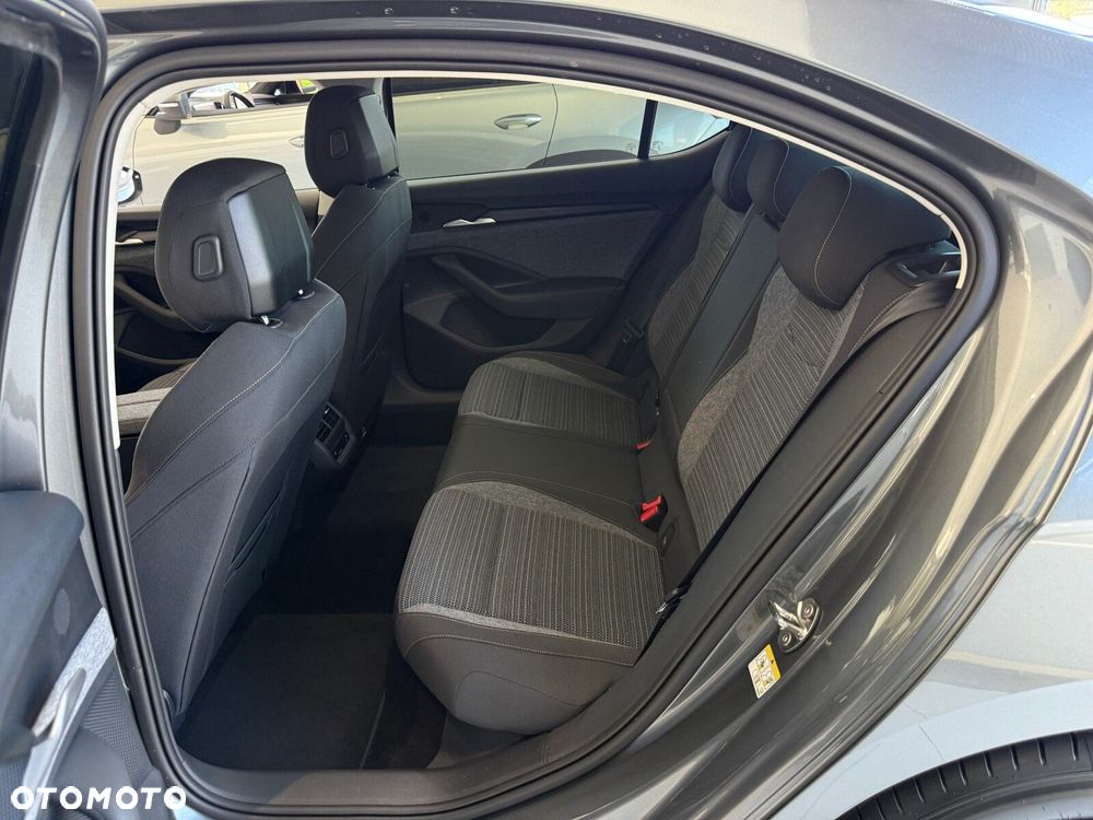 Skoda Superb 2.0 TDI SCR 4x4 Drive DSG - 14