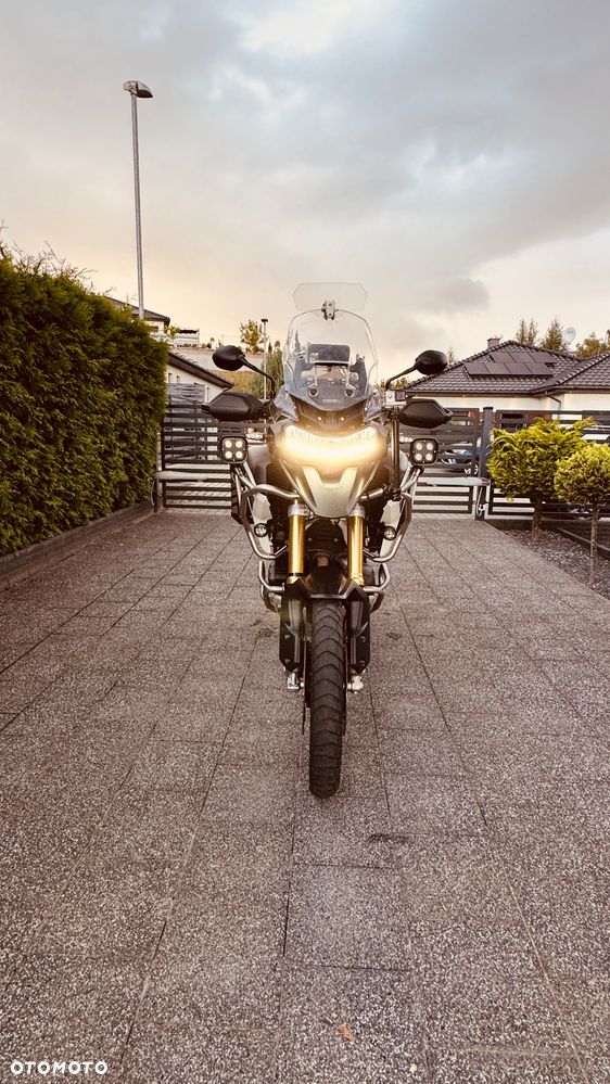 Triumph Tiger - 1