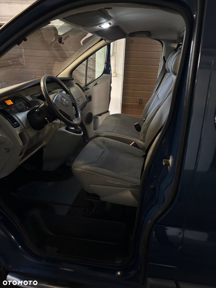 Opel Vivaro - 11