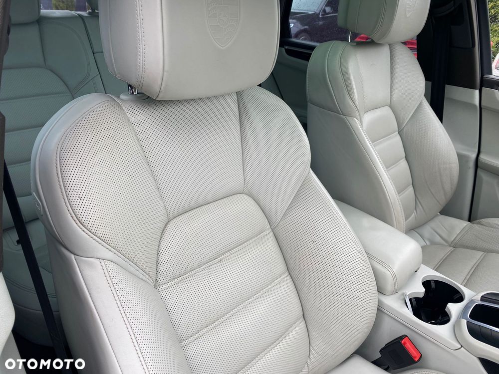 Porsche Macan - 23