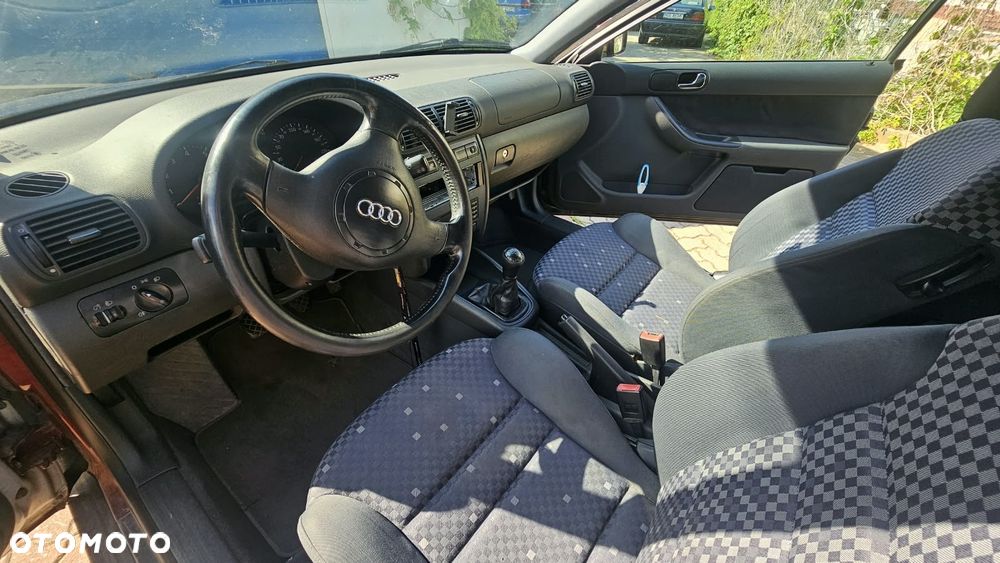 Audi A3 3-drzwiowe 1.8T Attraction - 2