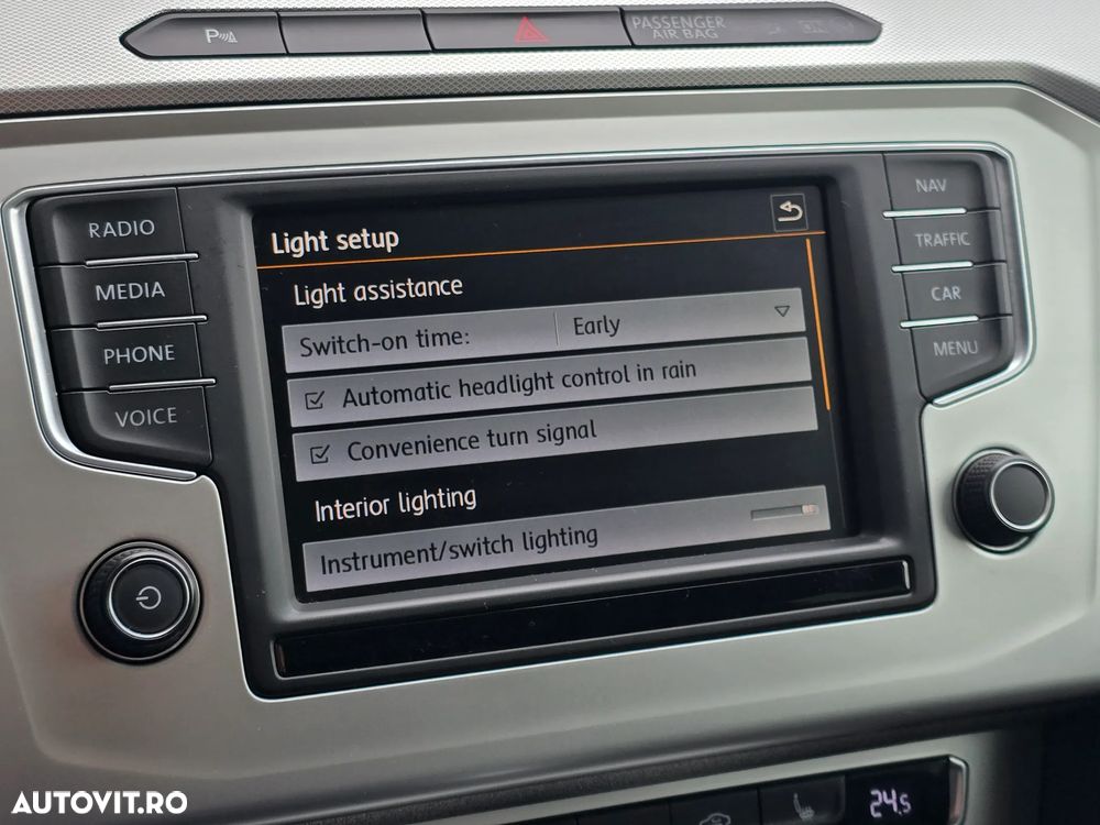 Volkswagen Passat - 32